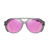 Óculos de sol Carnival modelo dia a dia em ângulo frontal na cor cinza e rosa, disponível em: ethosloja.com.br