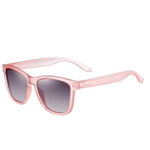Óculos de sol Cool modelo dia a dia em ângulo lateral na cor rosa, disponível em: ethosloja.com.br