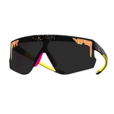 Óculos de sol Flip modelo ciclismo em ângulo lateral na cor preto, disponível em: ethosloja.com.br
