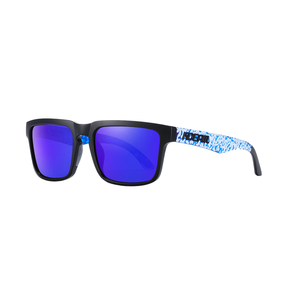 Óculos de sol Galaxy modelo dia a dia em ângulo lateral na cor preto com azul urban, disponível em: ethosloja.com.brv