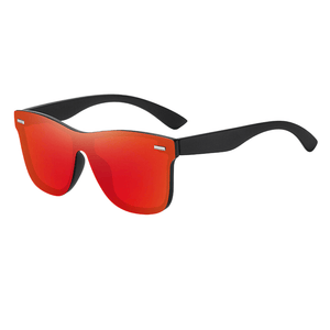 Óculos de sol Gav modelo dia a dia em ângulo lateral na cor preto e vermelho, disponível em: ethosloja.com.br