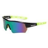 Óculos de sol Heavy modelo ciclismo em ângulo lateral na cor preto com verde, disponível em: ethosloja.com.br