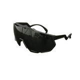 Óculos de sol Helmet modelo ciclismo em ângulo lateral na cor preto, disponível em: ethosloja.com.br