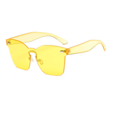 Óculos de sol Kase modelo dia a dia e ângulo lateral na cor amarelo, disponível em: ethosloja.com.br