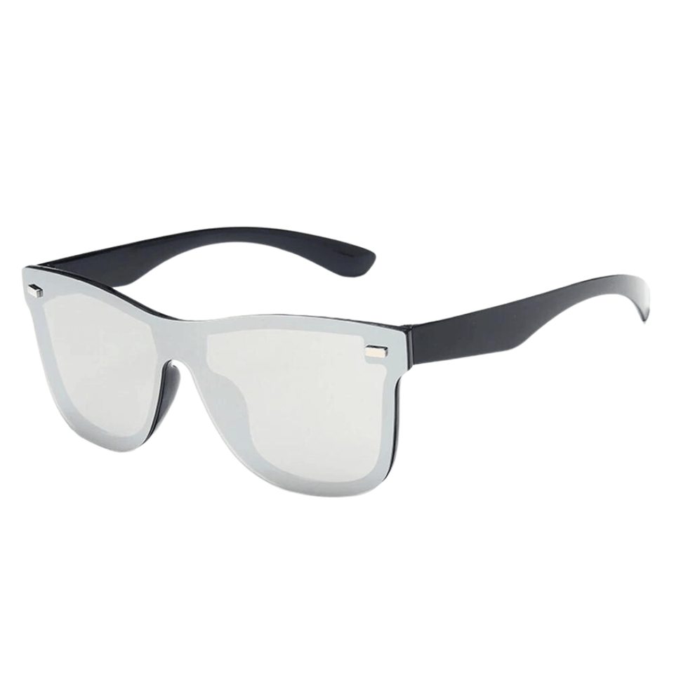 Óculos de sol Kirts modelo dia a dia em ângulo lateral na cor preto com prata, disponível em: ethosloja.com.br