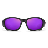 Óculos de sol Pro modelo esportivo em ângulo frontal na cor preto com lente roxa, disponível em: ethosloja.com.br