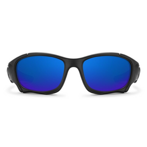 Óculos de sol Pro modelo esportivo em ângulo frontal na cor preto com lente azul escuro, disponível em: ethosloja.com.br