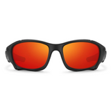 Óculos de sol Pro modelo esportivo em ângulo frontal na cor preto com lente vermelha, disponível em: ethosloja.com.br
