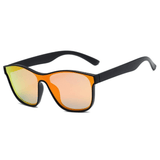 Óculos de sol Salerno modelo dia a dia em ângulo lateral na cor preto e laranja, disponível em: ethosloja.com.br