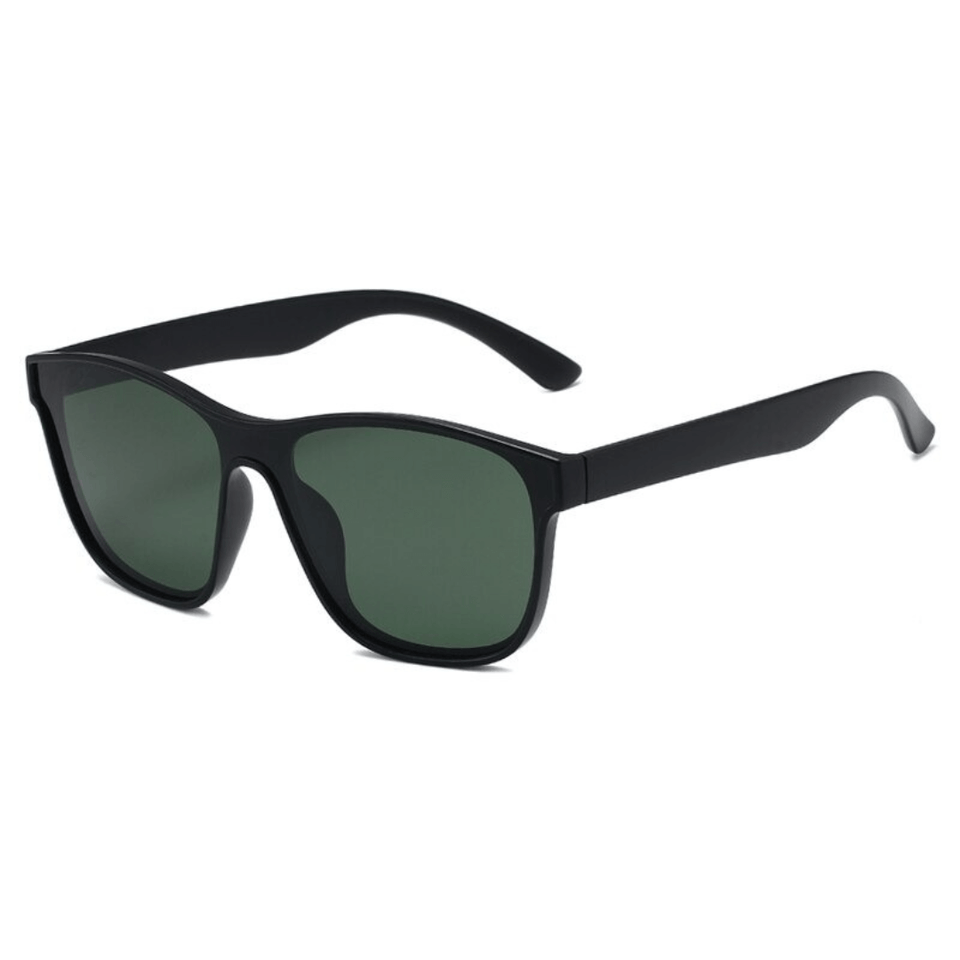 Óculos de sol Salerno modelo dia a dia em ângulo lateral na cor preto e verde escuro, disponível em: ethosloja.com.br