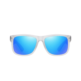 Óculos de sol Shades modelo dia a dia em ângulo frontal na cor branco com lente azul, disponível em: ethosloja.com.br