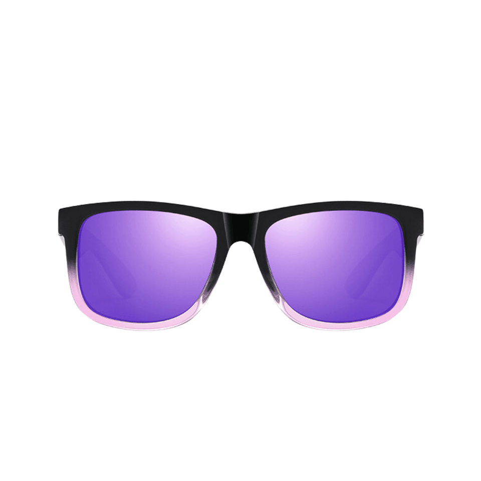 Óculos de sol Shades modelo dia a dia em ângulo frontal na cor preto com lente roxa, disponível em: ethosloja.com.br