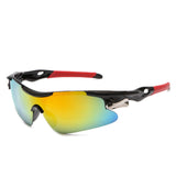 Óculos de sol Sport modelo esportivo em ângulo lateral na cor vermelho com lente amarela, disponível em: ethosloja.com.br