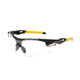 Óculos de sol Sport modelo esportivo em ângulo lateral na cor amarelo com lente transparente, disponível em: ethosloja.com.br