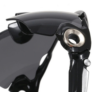 Detalhe da haste do óculos de sol Stamina modelo esportivo na cor preto, disponível em: ethosloja.com.br
