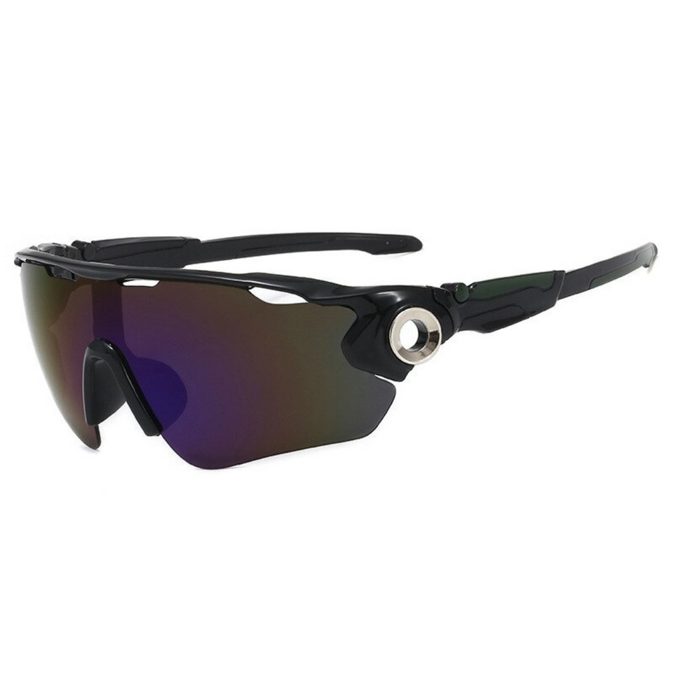 Óculos de sol Stamina modelo ciclismo em ângulo lateral na cor preto, disponível em: ethosloja.com.br