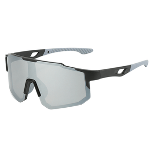Óculos de sol Windproof modelo ciclismo em ângulo lateral na cor cinza, disponível em: ethosloja.com.br